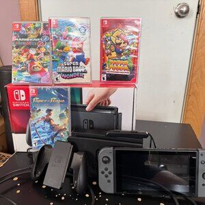 Nintendo Switch w/ Box + 4 Games
